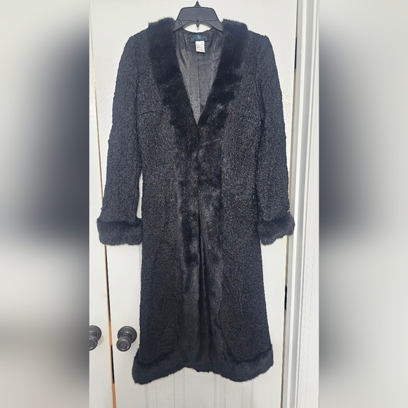 Sue Wong "Nocturne" duster coat featuring a black French ribbon appliqué fauxFur - Picture 12 of 13